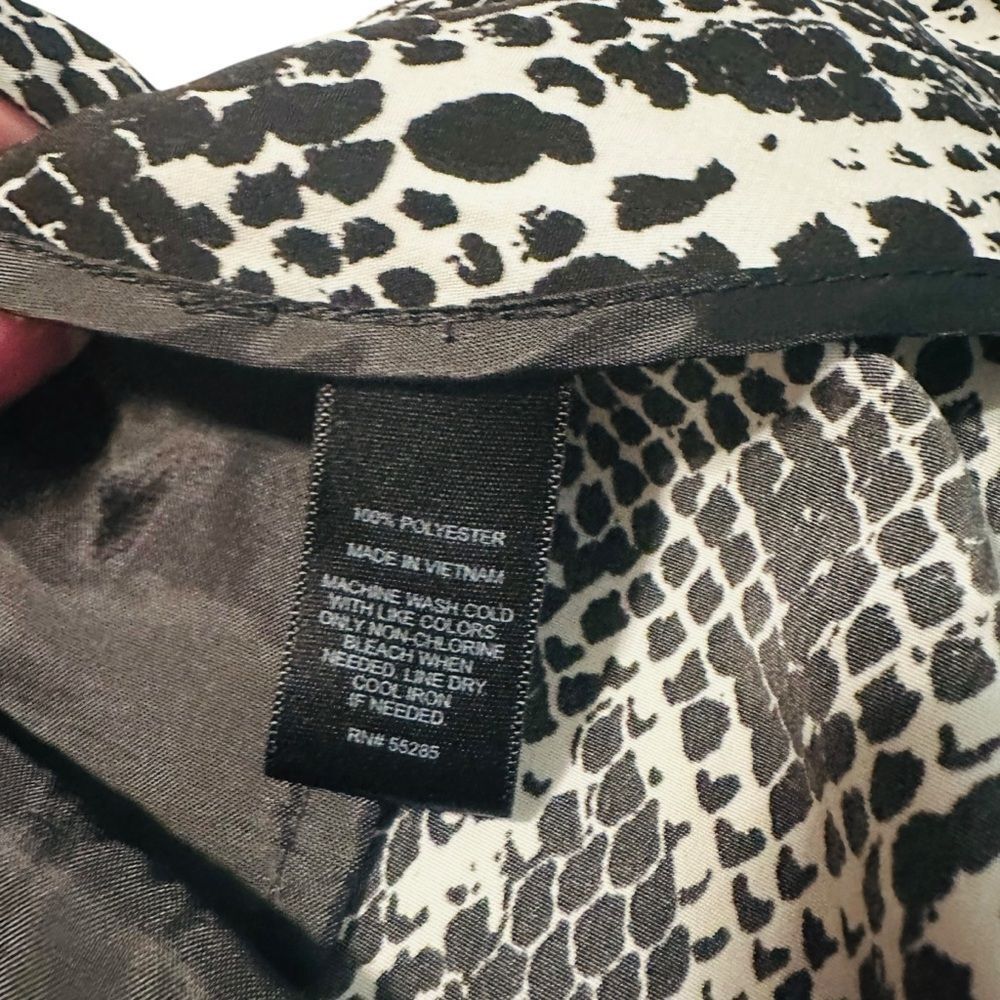 Express Black & White Snakeskin Python Print Sati… - image 6